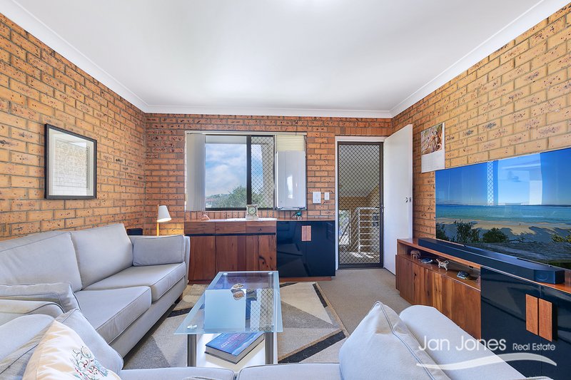 Photo - Unit 7/176-178 Hornibrook Esplanade, Clontarf QLD 4019 - Image 7