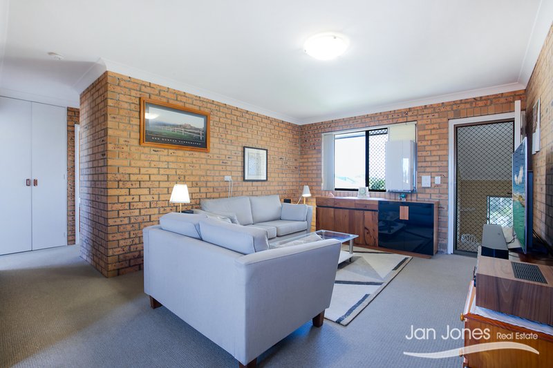Photo - Unit 7/176-178 Hornibrook Esplanade, Clontarf QLD 4019 - Image 8
