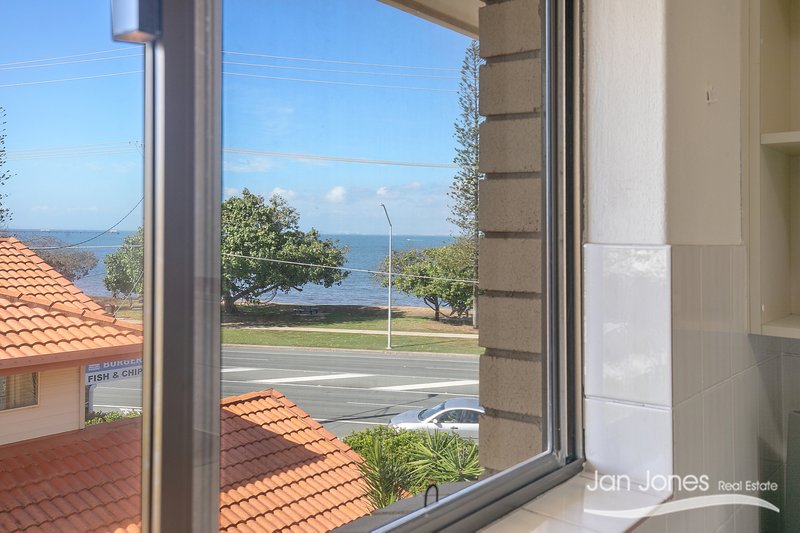 Photo - Unit 7/176-178 Hornibrook Esplanade, Clontarf QLD 4019 - Image 11