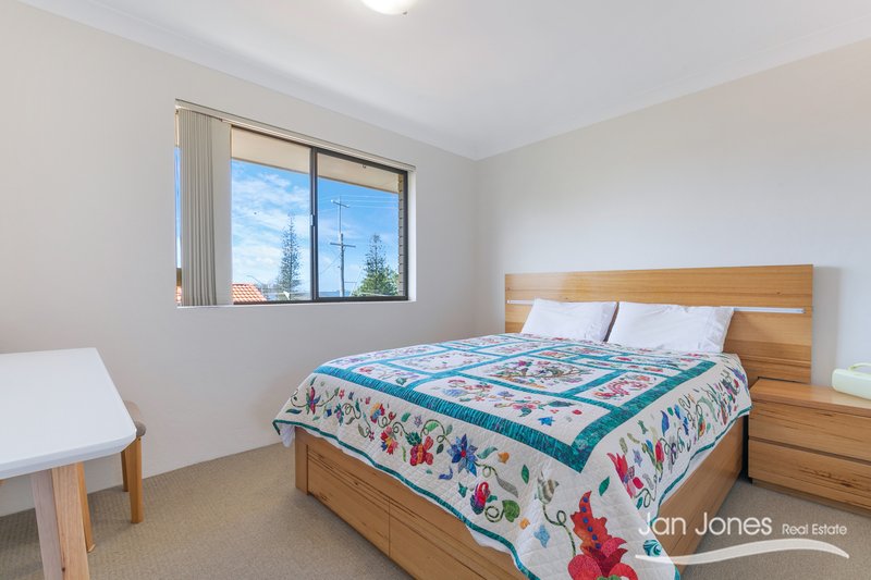 Photo - Unit 7/176-178 Hornibrook Esplanade, Clontarf QLD 4019 - Image 13
