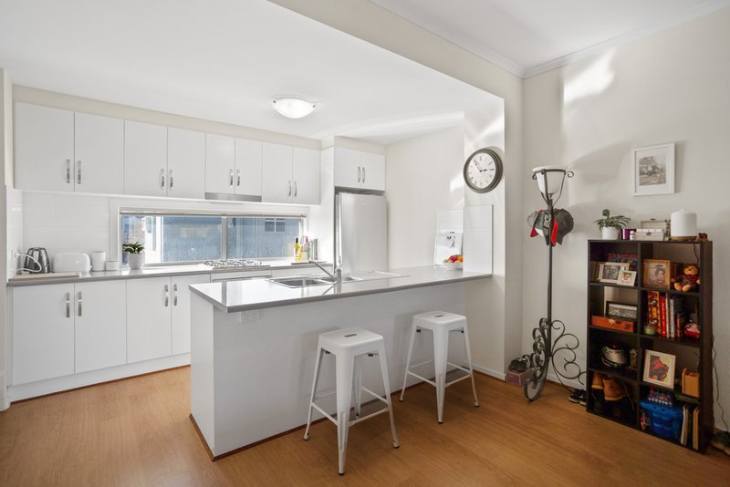 Photo - Unit 7/37 Victoria Parade, Mawson Lakes SA 5095 - Image 3