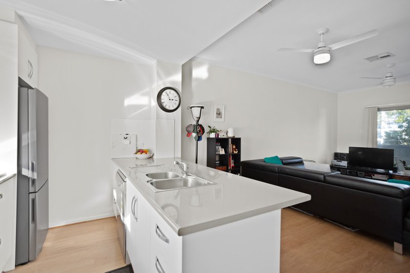 Photo - Unit 7/37 Victoria Parade, Mawson Lakes SA 5095 - Image 4