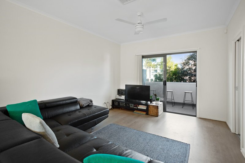 Photo - Unit 7/37 Victoria Parade, Mawson Lakes SA 5095 - Image 5