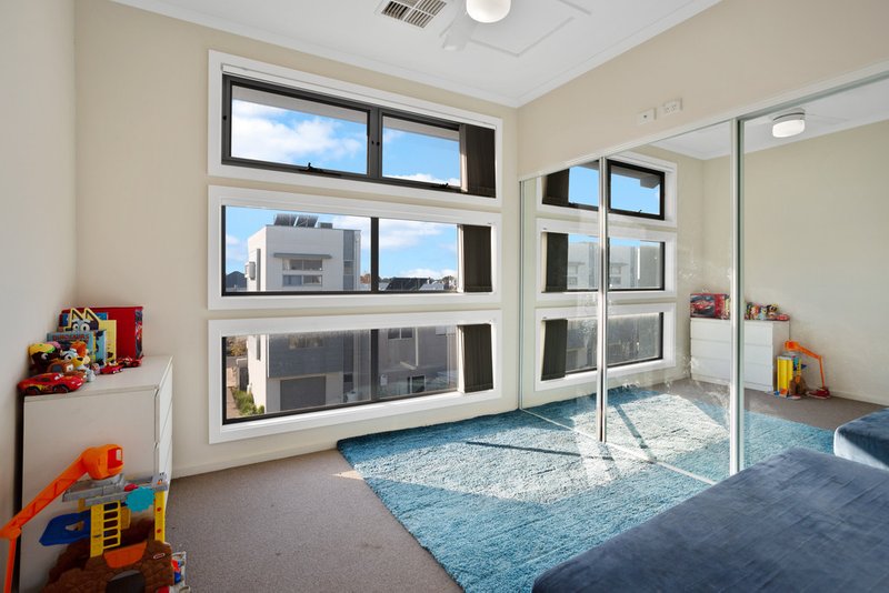 Photo - Unit 7/37 Victoria Parade, Mawson Lakes SA 5095 - Image 10