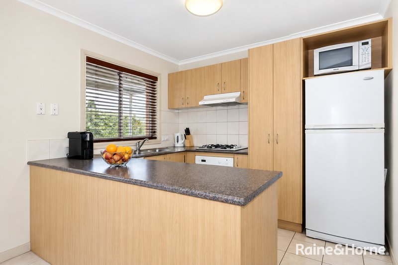 Photo - Unit 8 2-/8 Knight Crescent, Roxburgh Park VIC 3064 - Image 2