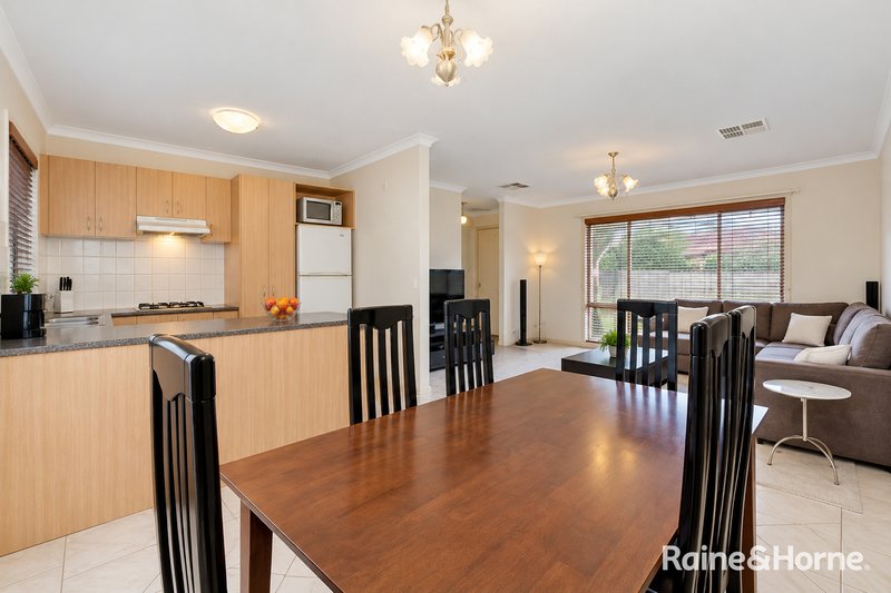 Photo - Unit 8 2-/8 Knight Crescent, Roxburgh Park VIC 3064 - Image 3
