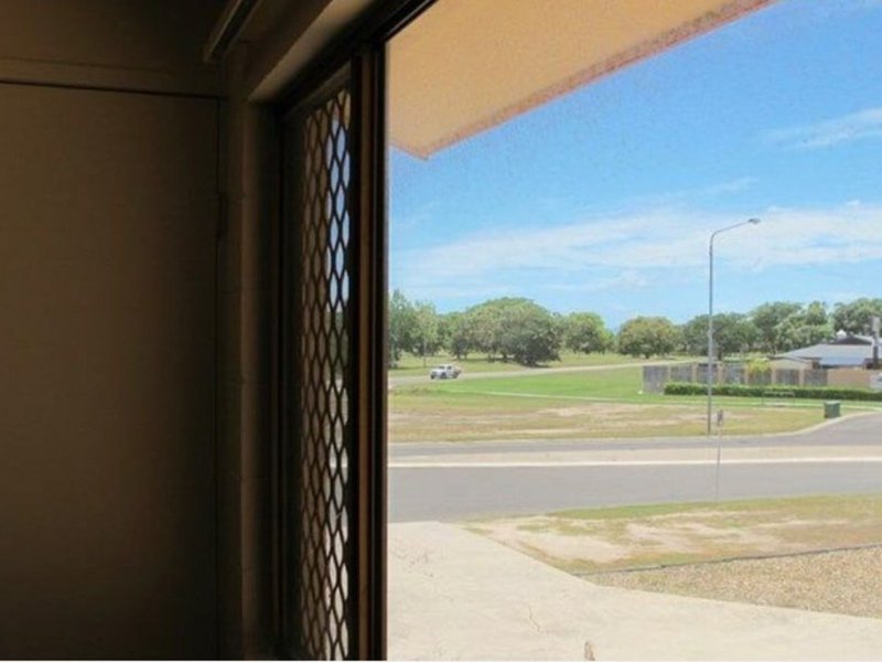 Photo - Unit 8, 2A Powell Street, Bowen QLD 4805 - Image 16