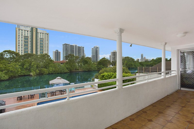 Photo - Unit 8 55-56 Paradise Island, Surfers Paradise QLD 4217 - Image 2