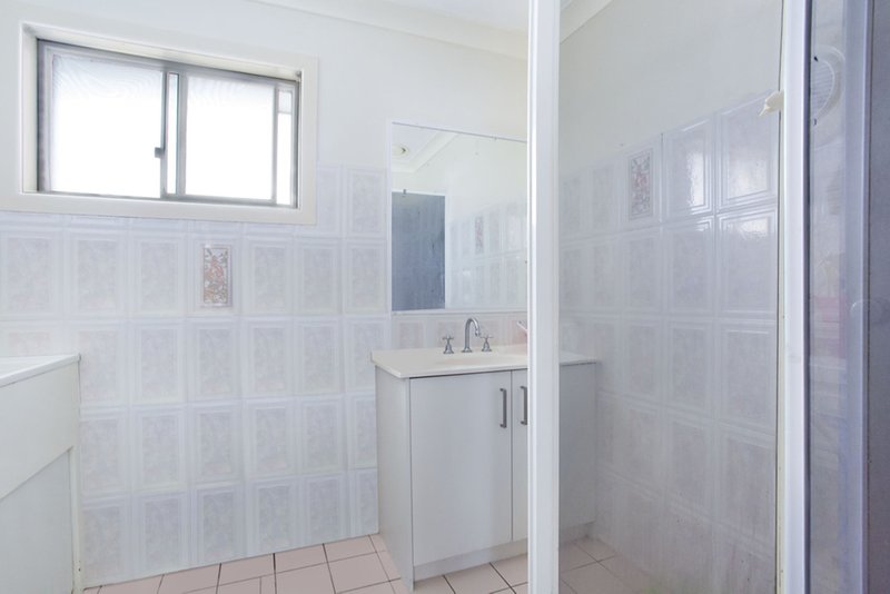 Photo - Unit 8 55-56 Paradise Island, Surfers Paradise QLD 4217 - Image 9