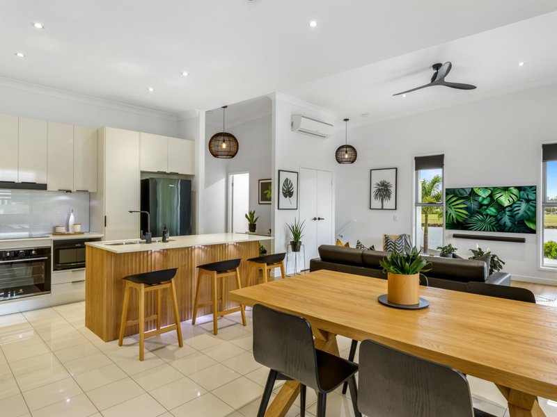 Photo - Unit 81/5033 Emerald Island Drive, Carrara QLD 4211 - Image 10