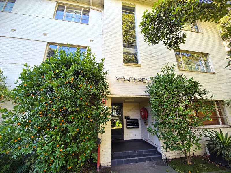 Photo - Unit 8/17 Queens Road, Melbourne VIC 3004 - Image 1