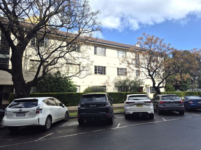 Photo - Unit 8/17 Queens Road, Melbourne VIC 3004 - Image 3
