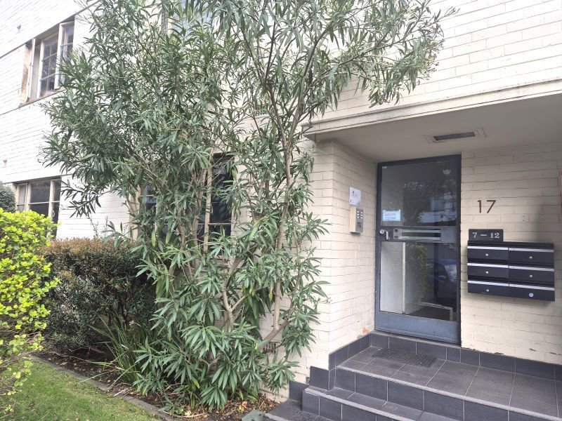Photo - Unit 8/17 Queens Road, Melbourne VIC 3004 - Image 5