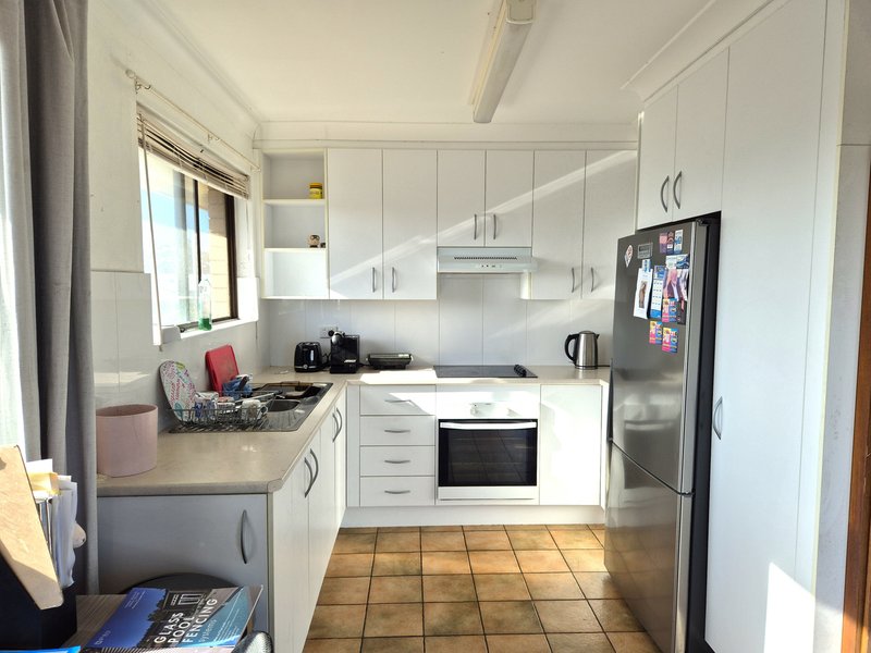 Photo - Unit 8/176 Hornibrook Esplanade, Clontarf QLD 4019 - Image 7