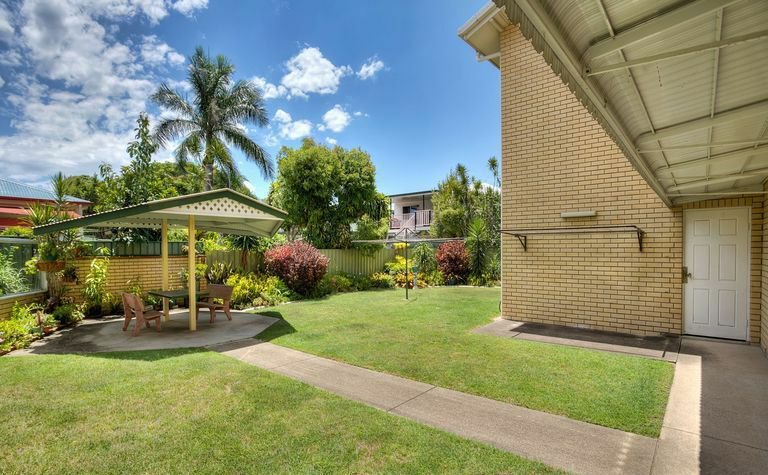 Photo - Unit 8/176 Hornibrook Esplanade, Clontarf QLD 4019 - Image 15