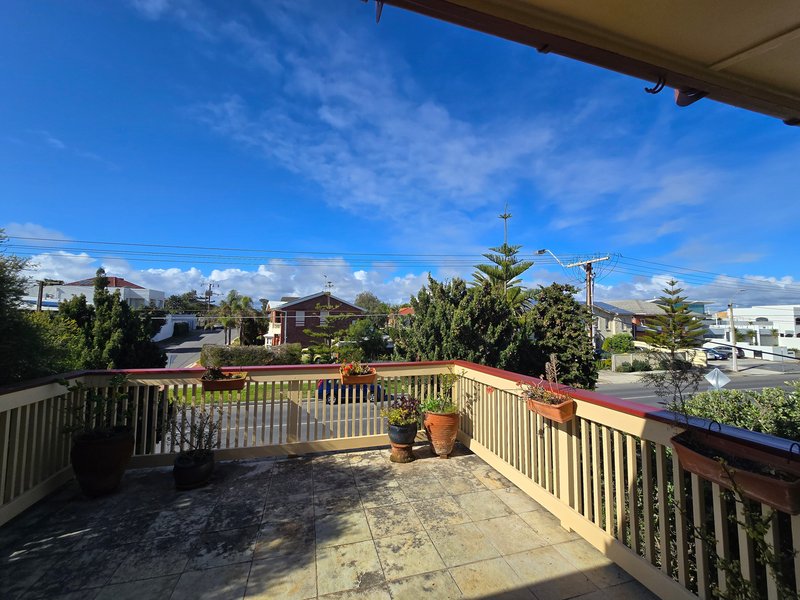 Photo - Unit 8/23 Seaview Road, West Beach SA 5024 - Image 4