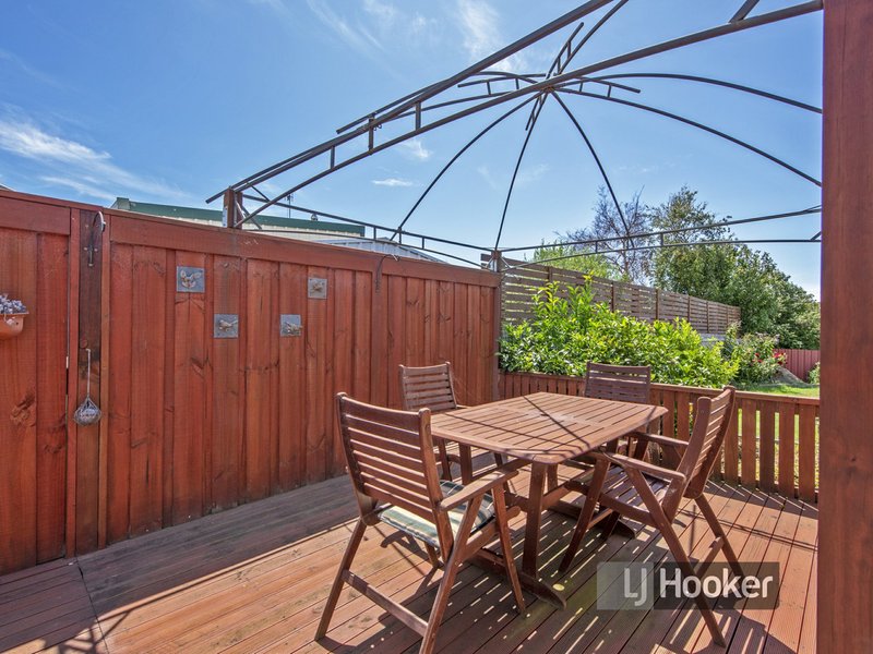 Photo - Unit 8/31 Saunders Street, Wynyard TAS 7325 - Image 11