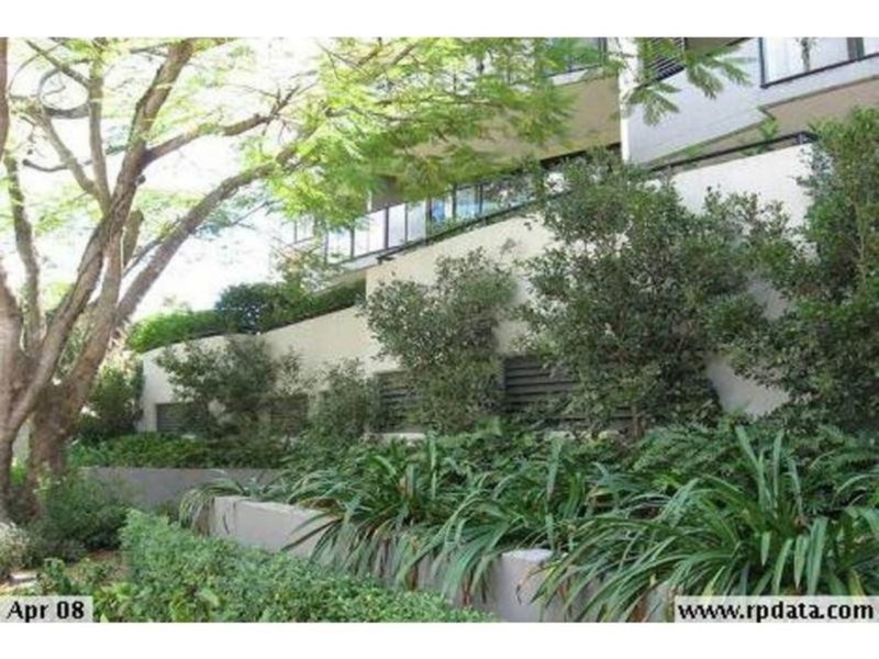 Photo - Unit 8/36 Underhill Avenue, Indooroopilly QLD 4068 - Image 3