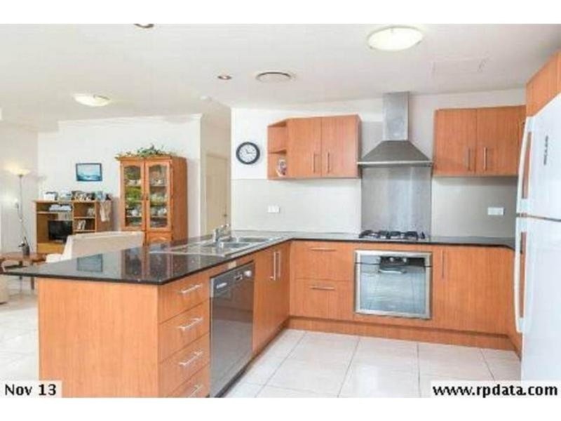 Photo - Unit 8/36 Underhill Avenue, Indooroopilly QLD 4068 - Image 7