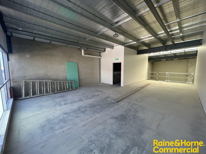 Photo - Unit 8/42-46 Turner Road, Smeaton Grange NSW 2567 - Image 3