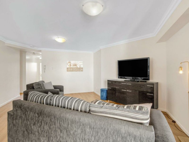 Photo - Unit 8/8A Wyndham Avenue, Boyne Island QLD 4680 - Image 4