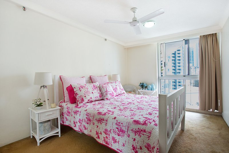 Photo - Unit 8C Peninsula, 5 Clifford Street, Surfers Paradise QLD 4217 - Image 6