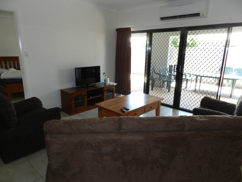 Photo - Unit 9/4 Caddy Close, Rocky Point QLD 4874 - Image 4