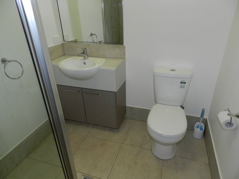 Photo - Unit 9/4 Caddy Close, Rocky Point QLD 4874 - Image 6