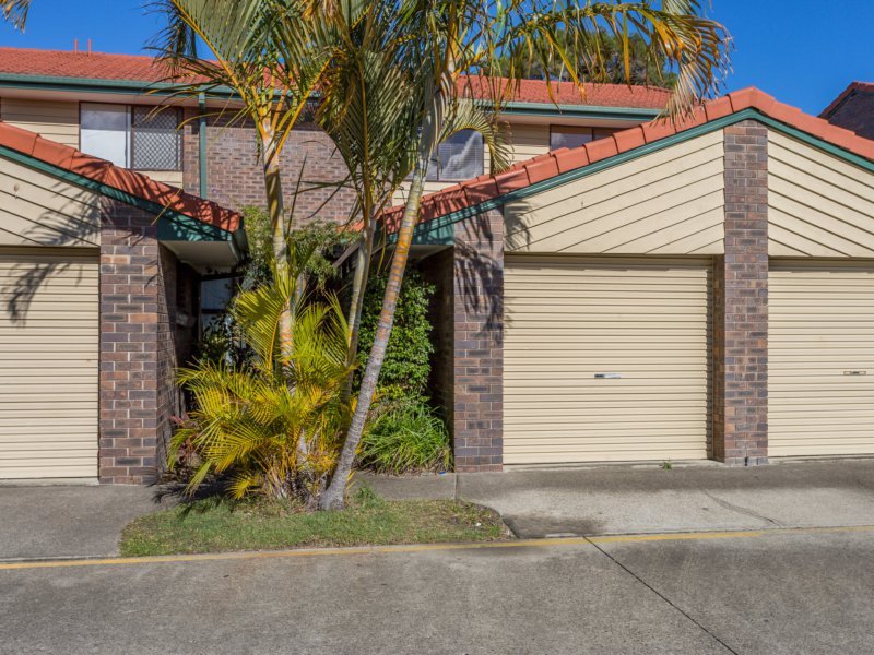 Photo - Unit 9/5 Galeen Drive, Burleigh Waters QLD 4220 - Image 8