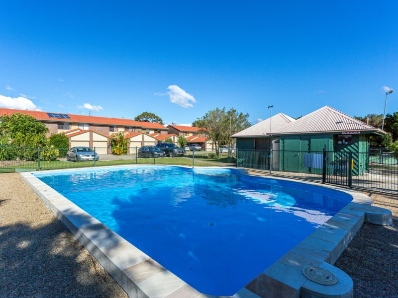Photo - Unit 9/5 Galeen Drive, Burleigh Waters QLD 4220 - Image 10