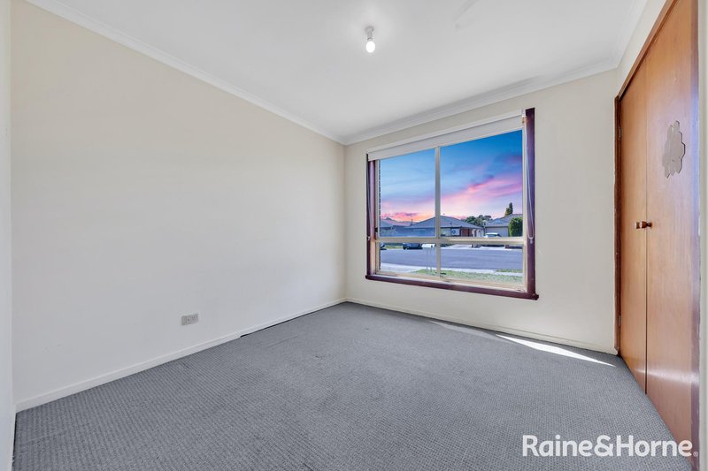 Photo - Unit A & Unit B/9 Farrant Court, Altona Meadows VIC 3028 - Image 10