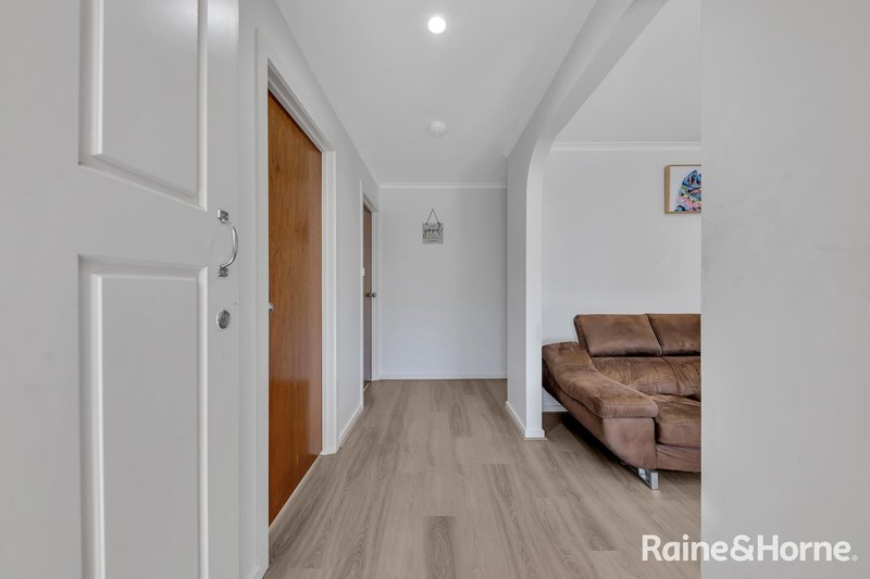 Photo - Unit A & Unit B/9 Farrant Court, Altona Meadows VIC 3028 - Image 14