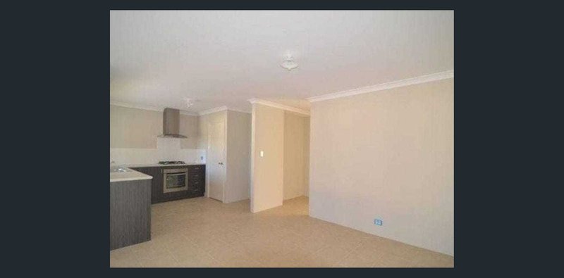 Photo - Unit B/211B Wharf Street, Queens Park WA 6107 - Image 2