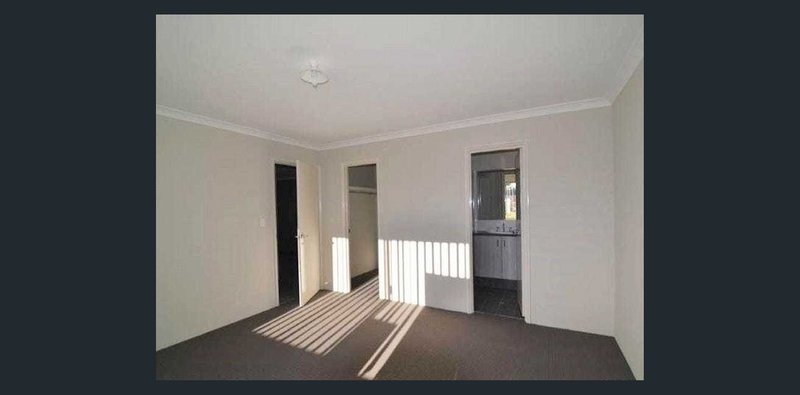 Photo - Unit B/211B Wharf Street, Queens Park WA 6107 - Image 4