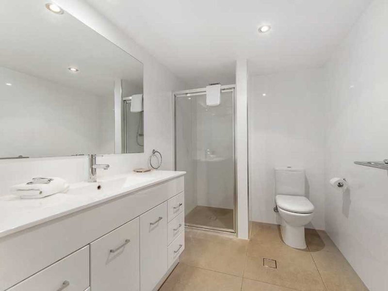 Photo - Unit/50 Old Burleigh Road, Surfers Paradise QLD 4217 - Image 10