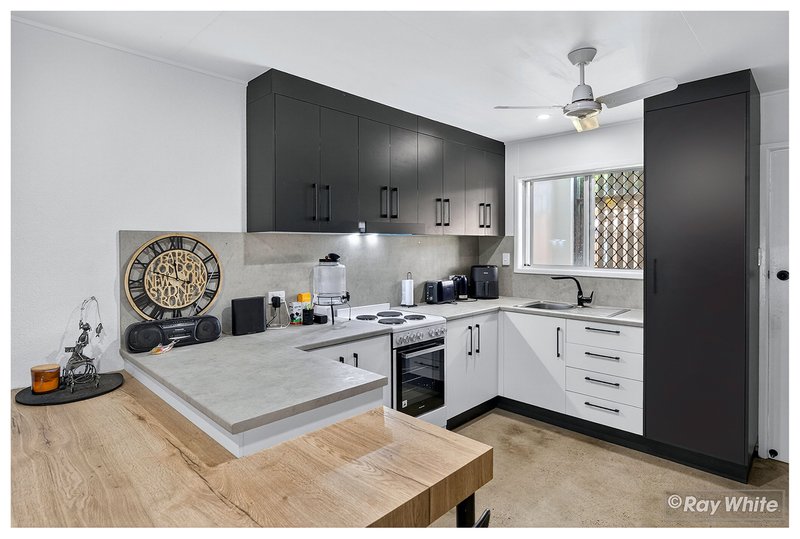 Photo - Units 1 & 2/321 Blanchfield Street, Koongal QLD 4701 - Image 4