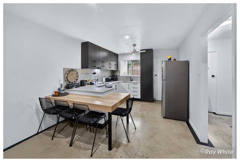 Photo - Units 1 & 2/321 Blanchfield Street, Koongal QLD 4701 - Image 5