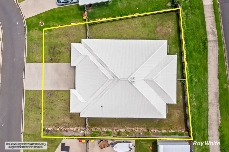 Photo - Units 1 & 2/7 Civic Lane, Pacific Heights QLD 4703 - Image 2
