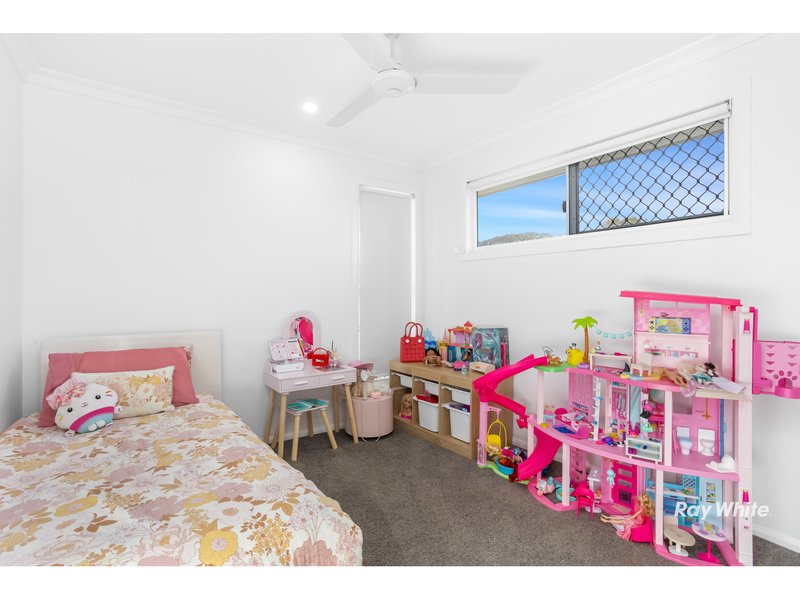 Photo - Units 1 & 2/7 Civic Lane, Pacific Heights QLD 4703 - Image 18