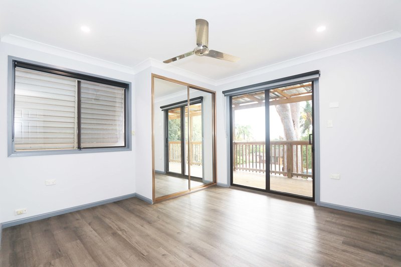 Photo - upstairs 162 Eastern Road, Killarney Vale NSW 2261 - Image 6