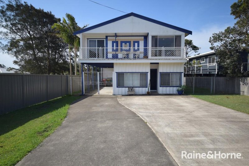 Upstairs Flat 1 Mia Way, Culburra Beach NSW 2540