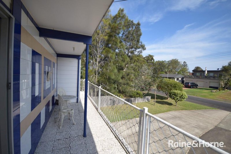 Photo - Upstairs Flat 1 Mia Way, Culburra Beach NSW 2540 - Image 7