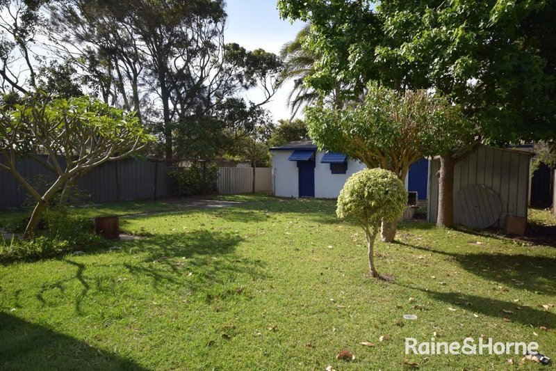 Photo - Upstairs Flat 1 Mia Way, Culburra Beach NSW 2540 - Image 17