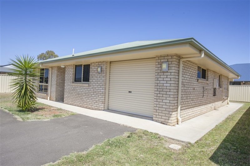 Photo - Villa 1 No 76 Price Street, Chinchilla QLD 4413 - Image 11