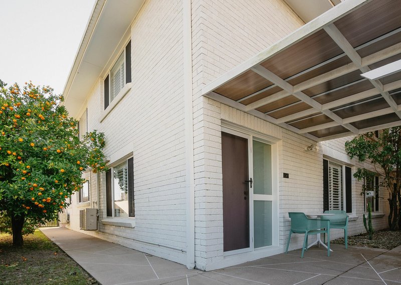 Photo - Villa 1/15 Thomas Drive, Surfers Paradise QLD 4217 - Image 11