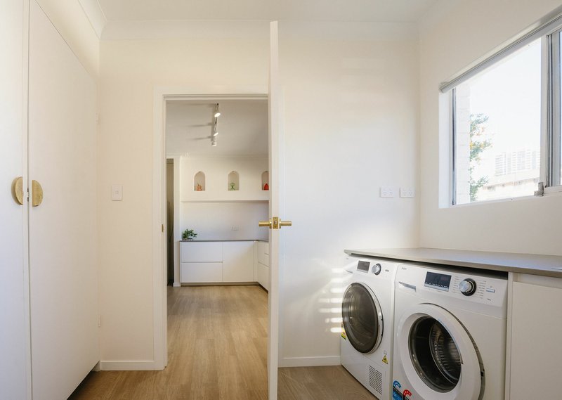 Photo - Villa 1/15 Thomas Drive, Surfers Paradise QLD 4217 - Image 15