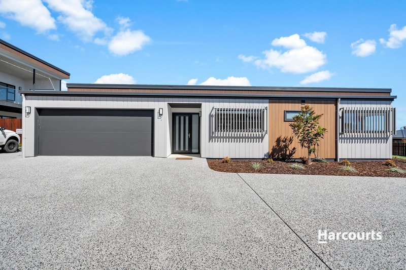 Photo - Villa 1,2 & 4/9 Emily Crescent, Somerset TAS 7322 - Image 5