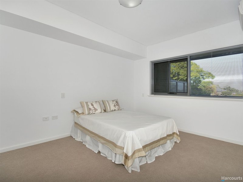 Photo - Villa 16/10 Roebuck Drive, Salter Point WA 6152 - Image 9