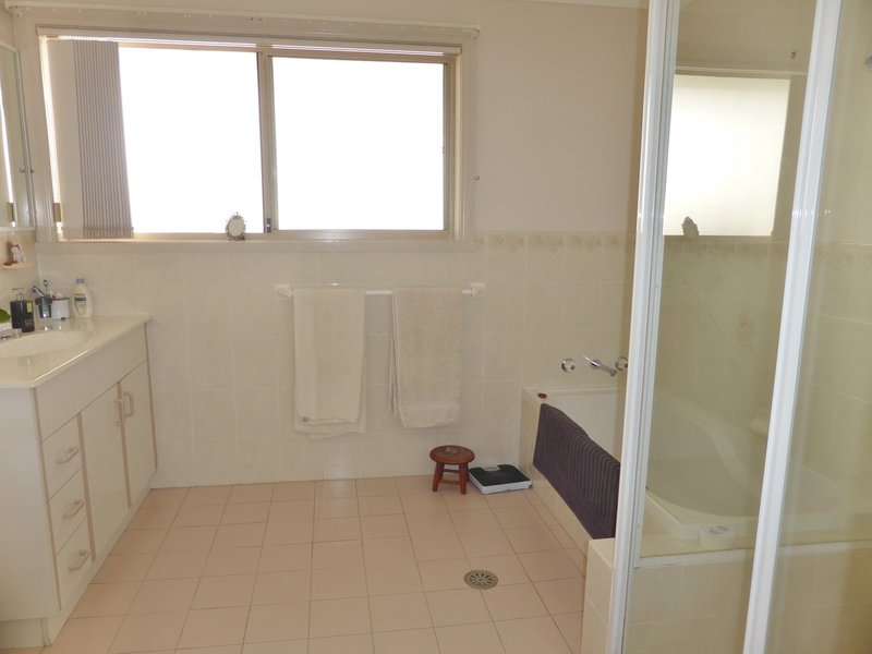 Photo - Villa 2/5 Hesper Drive, Forster NSW 2428 - Image 5