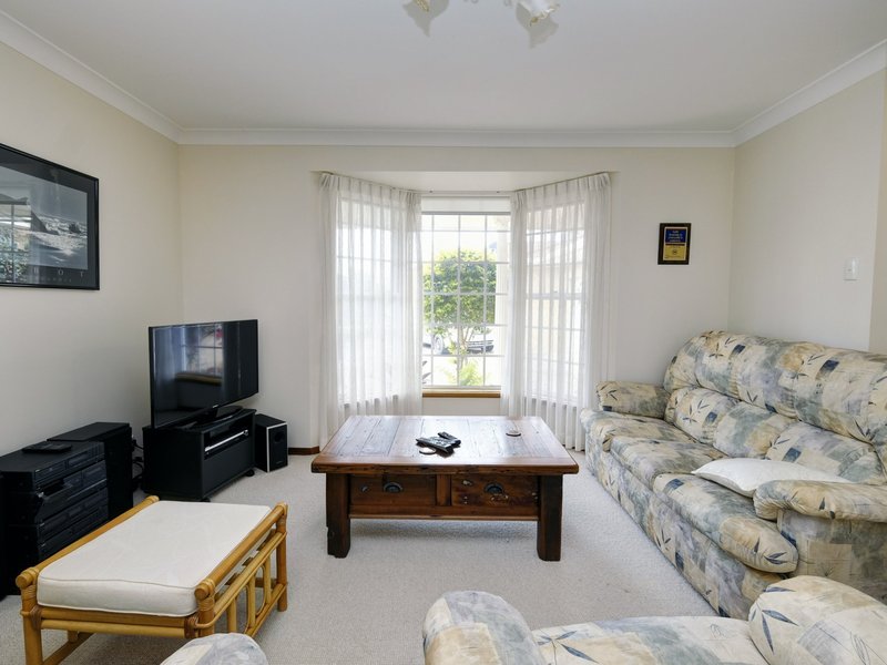 Photo - Villa 2/6 Bay Street, Tuncurry NSW 2428 - Image 5